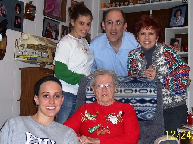 100_3367.JPG - Robin, Mark, Pam, & Gina with Mom.