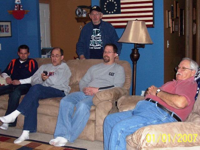 100_3440.JPG - Trevor, Mark, Chet, Don Jr. & Don Sr. watching football.  (Pay no attention to the date on the picture ... this was 01/01/2008!)