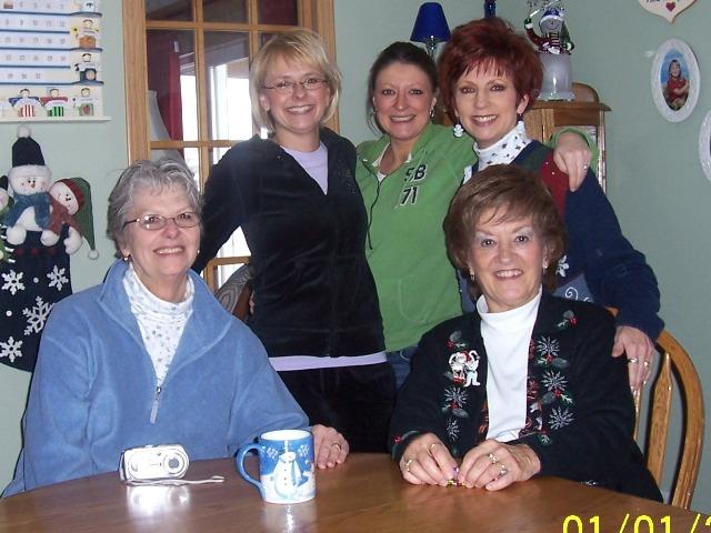 100_3441.JPG - Sharon bookends around Joy, Misty & Pam.