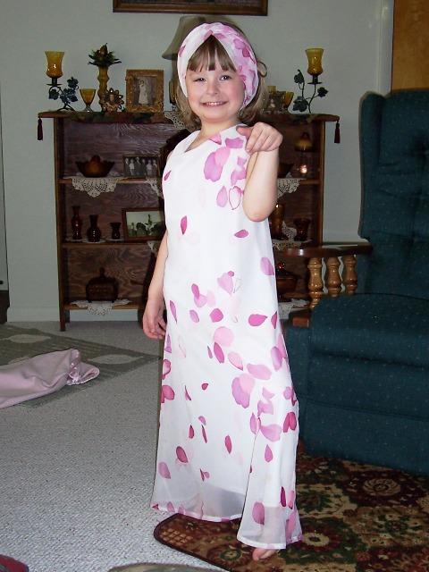 100_2664.JPG - Sydney just being cute while visiting Granny and Grandpa's.