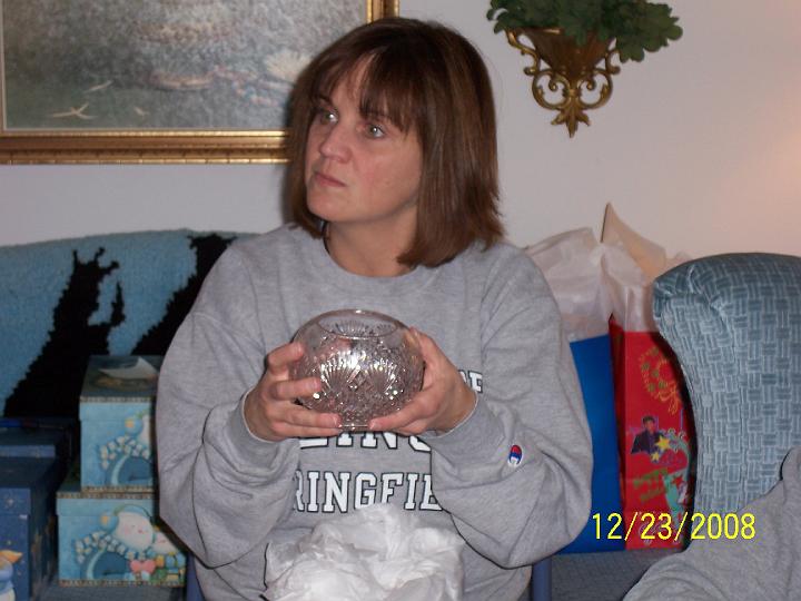 100_4294.JPG - Dara received a crystal bowl.