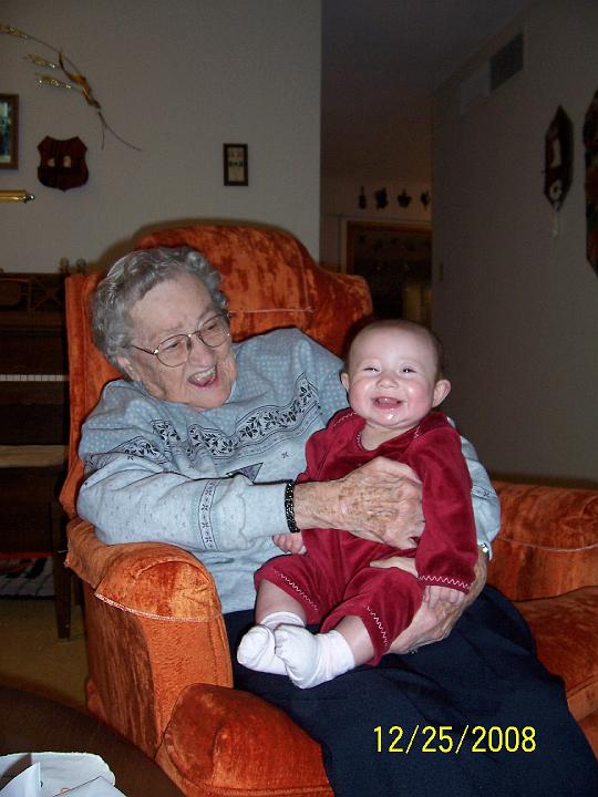 100_4343.JPG - Great-grandma Annabelle with Killian Genevieve.