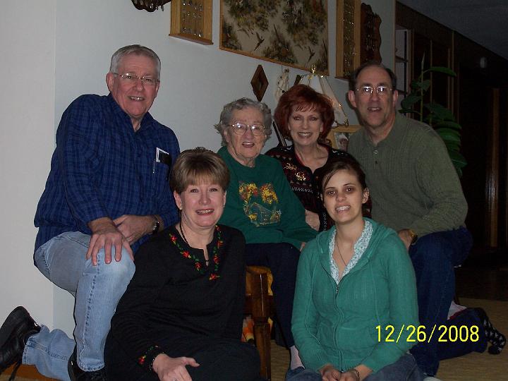 100_4381.JPG - Norm, Louann, Mom, Pam, Robin, and Mark