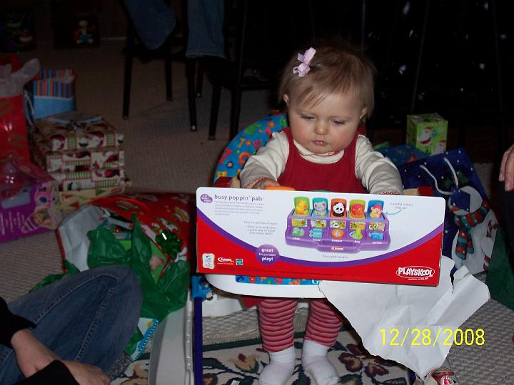 100_4405.JPG - Macie got a "busy poppin' pals".