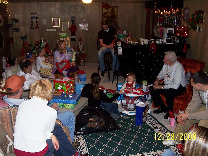 100_4426.JPG - The whole gang gathered together.