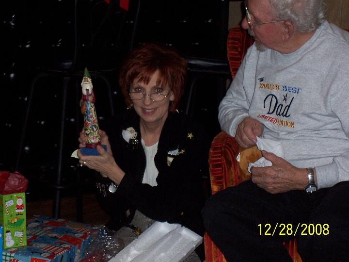 100_4442.JPG - Granny got a Christmas candle.