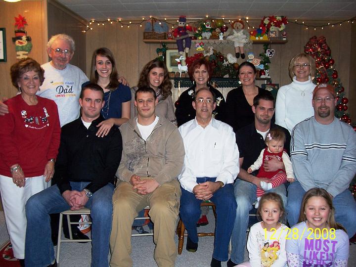 100_4493.JPG - Family portrait:  Sharon & Chet, Drew & Gina, Danny & Robin, Mark & Pam, Trevor (with Macie) & Misty, Don (with Sydney and Kaitlyn) & Joy.