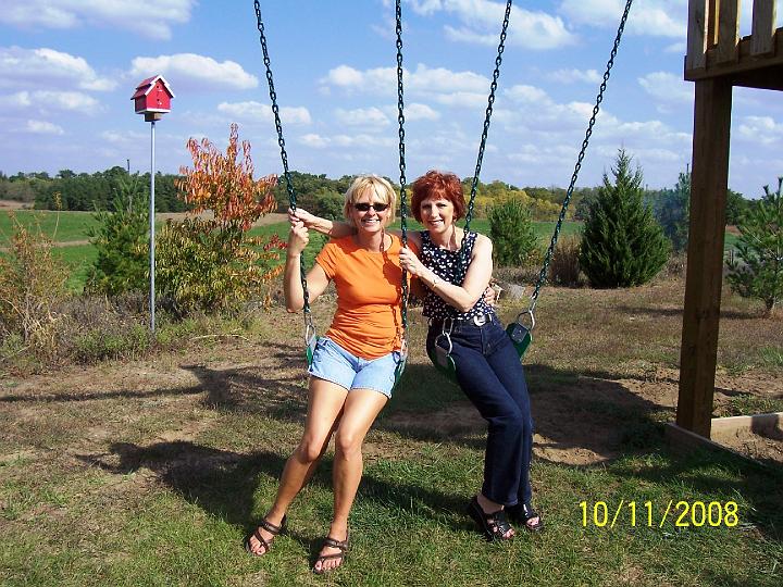 100_4086.JPG - Joy and Pam.