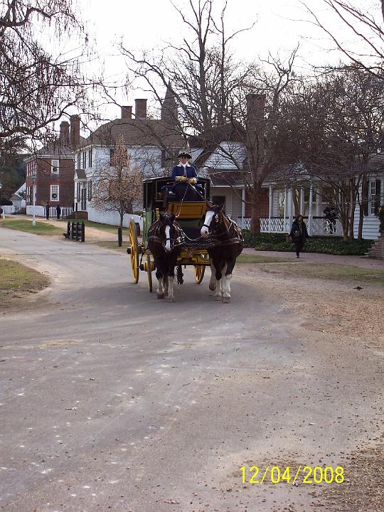 100_4223.JPG - One of the horse-drawn carriages.