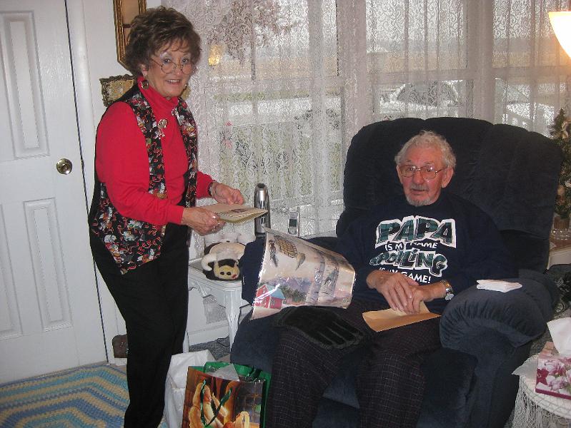 IMG_1212.JPG - After Chet's unexpected hospital stay, the "Gilbert Christmas" was curtailed ... but the gifts and birthday cards kept coming in!