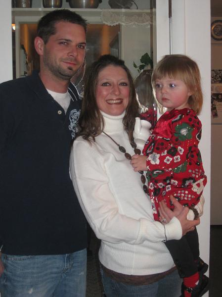 IMG_1237.JPG - Trevor, Misty, and Macie.
