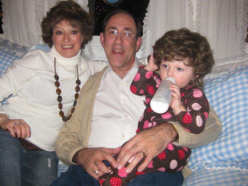 IMG_1292.JPG - Macie didn't like Misty wearing the wig, and she really didn't like having on her head.  We tried to get this picture three times because Macie kept yanking off her wig.