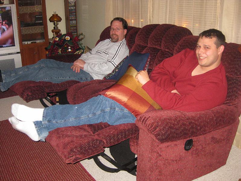 IMG_1327.JPG - Don and Danny relaxing before dinner.