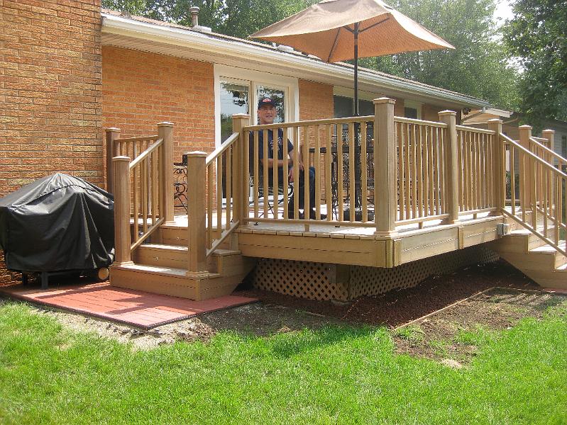 IMG_0997.JPG - Let's see ... now that I've finally got the deck done, summer's almost over! :-(