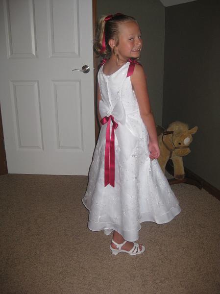 IMG_0658.JPG - ... with the little bow in the back.