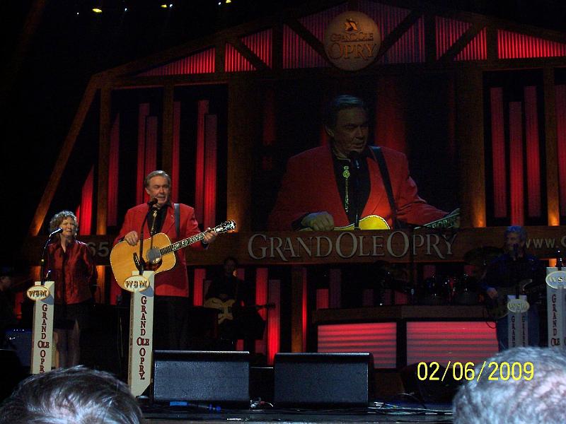 100_4532.JPG - Jim Ed Brown is always smooth.