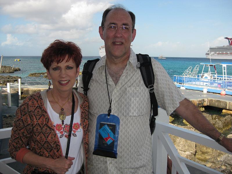 IMG_0078.JPG - Waiting at the Atlantis Submarine dock.