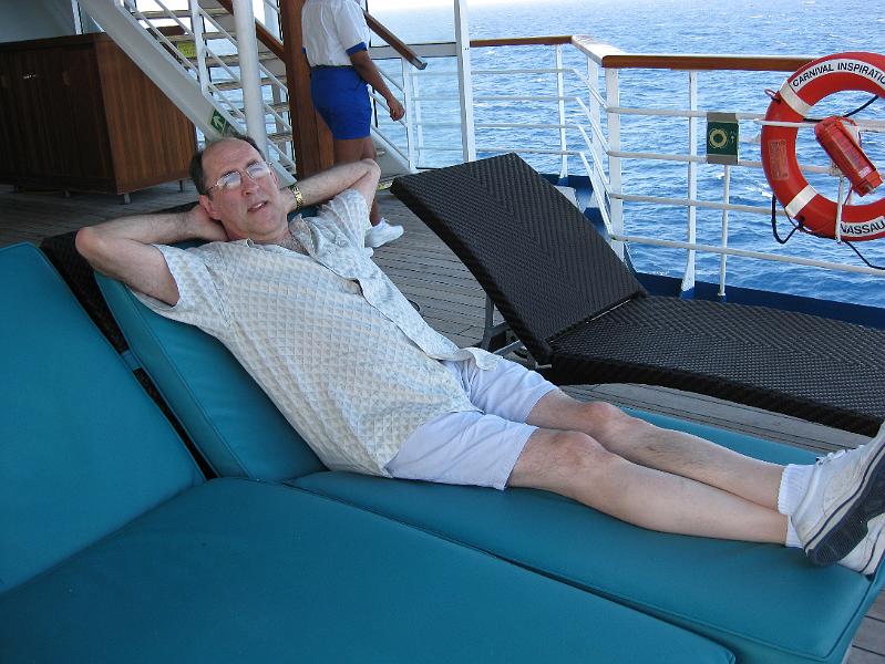 IMG_0105.JPG - Taking advantage of the quiet "Serenity Deck".