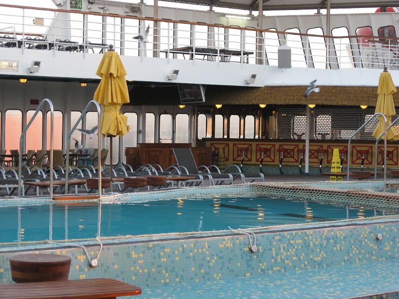 IMG_0225.JPG - The Lido deck pool ready for the start of the next cruise.