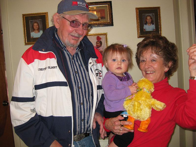 IMG_0362.JPG - Papa, Macie and Nana.