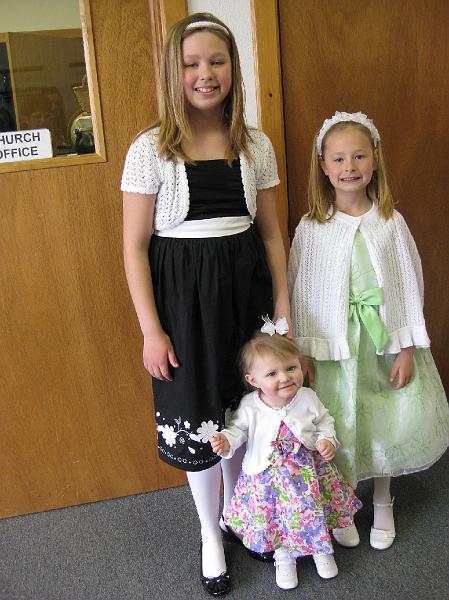 IMG_0372.JPG - Kaitlyn, Macie and Sydney.