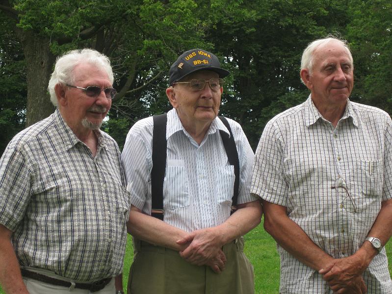 IMG_0858.JPG - Three brothers: Chester, Tom, and Lester