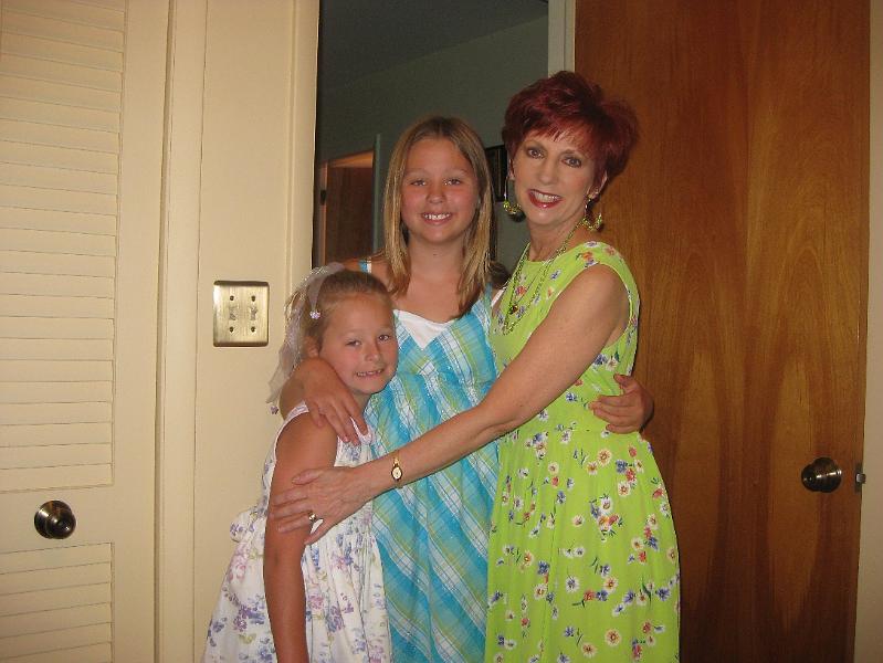 IMG_0870.JPG - Syd, Kait, and Granny